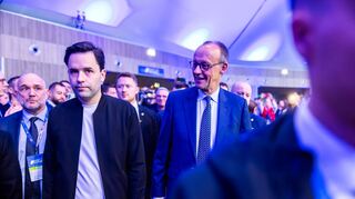 JU-Chef Johannes Winkel (links) ist im Rentenstreit grundlegend anderer Meinung als Kanzler Merz.