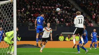 Flanke Kimmich, Kopfball Woltemade: So einfach kann Fußball sein.