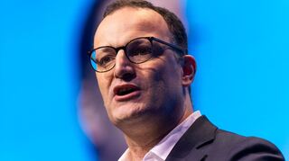 Unionsfraktionschef Jens Spahn wird vorgehalten, bisherige Krisen nicht ausreichend gemanagt zu haben. (Archivbild)