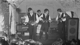 Die Beatles bei einem Auftritt im Cavern Club in Liverpool im August 1962.