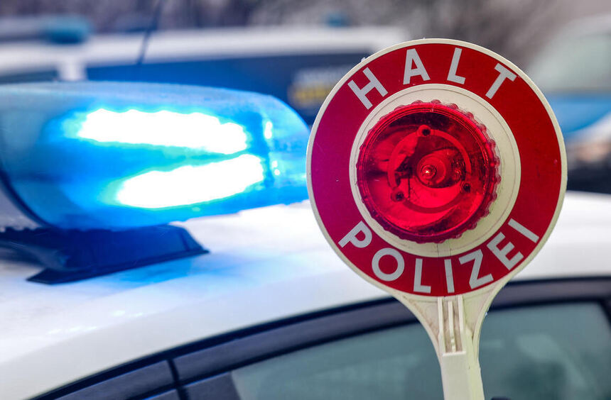 Hösbach: Female driver flees from traffic stop