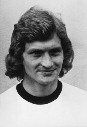 Fortuna Düsseldorf und Bayer Leverkusen trauern um Dieter Herzog. (Archivbild)