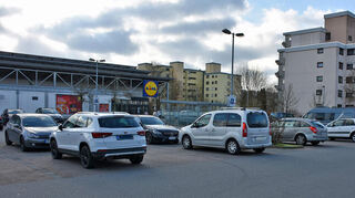 Der Lidl-Markt in der Igersheimer Straße wird neu gebaut und gedreht, hin zu den Hochhäusern in der Nachbarschaft.