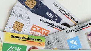 Der Bundesrat bremst das Sparpaket für stabile Krankenkassenbeiträge vorerst aus. (Archivbild)