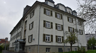Das städtische Alten- und Pflegeheim steht seit Jahren leer.