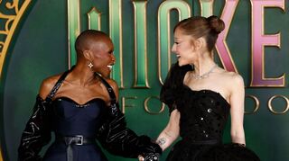 Cynthia Erivo (l) und Ariana Grande spielen die Hauptrollen in «Wicked». (Archivbild)