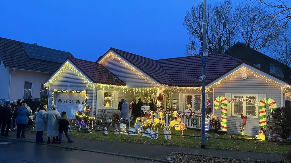 Walldürner Weihnachtshaus leuchtet wieder