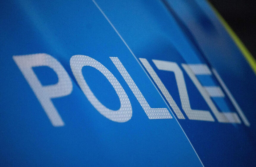 Unfall auf regennasser A81 bei Tauberbischofsheim