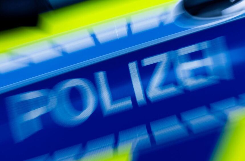 Rasender Motorradfahrer flüchtet vor Polizei auf A5