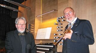 <p>Prof. Claude Rippas, (Zürich/Trompete/Flügelhorn) und KMD Friedrich Fröschle (Ulmer Münsterorganist i. R./ Orgel) präsentieren an der Schlimbach-Orgel glanzvolle Trompetenkonzerte, virtuose Orgelwerke und Spirituals.</p>