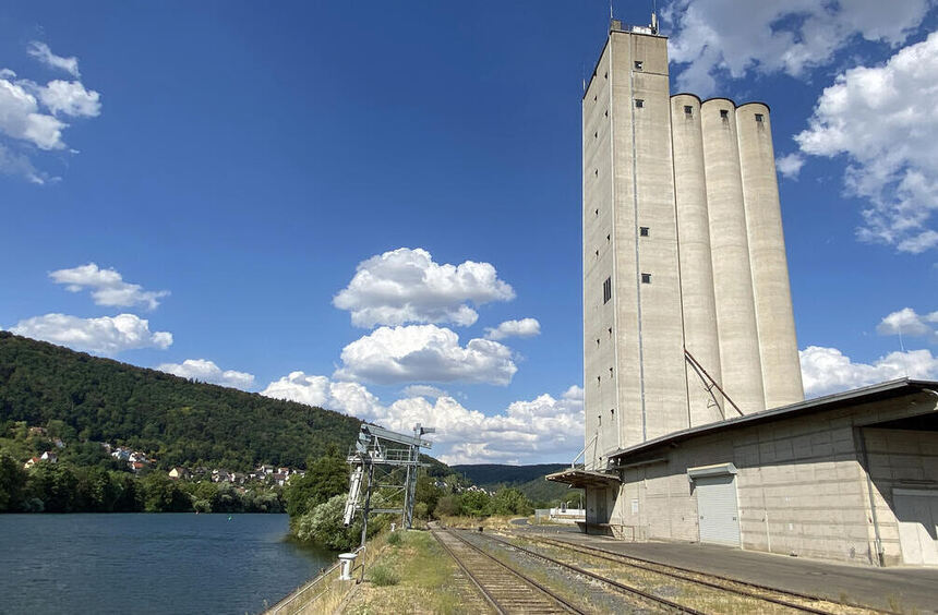 Low water levels affect grain handling in Wertheim
