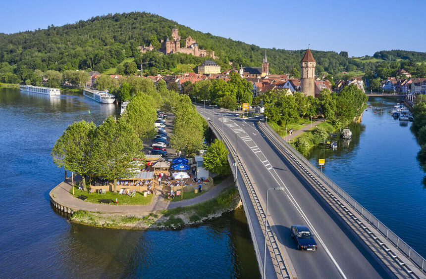 One-way traffic on the Wertheim Odenwald Bridge