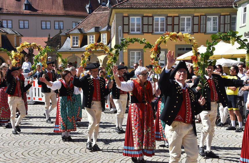 Weikersheim: 1.500 Teilnehmer beim großen Festumzug