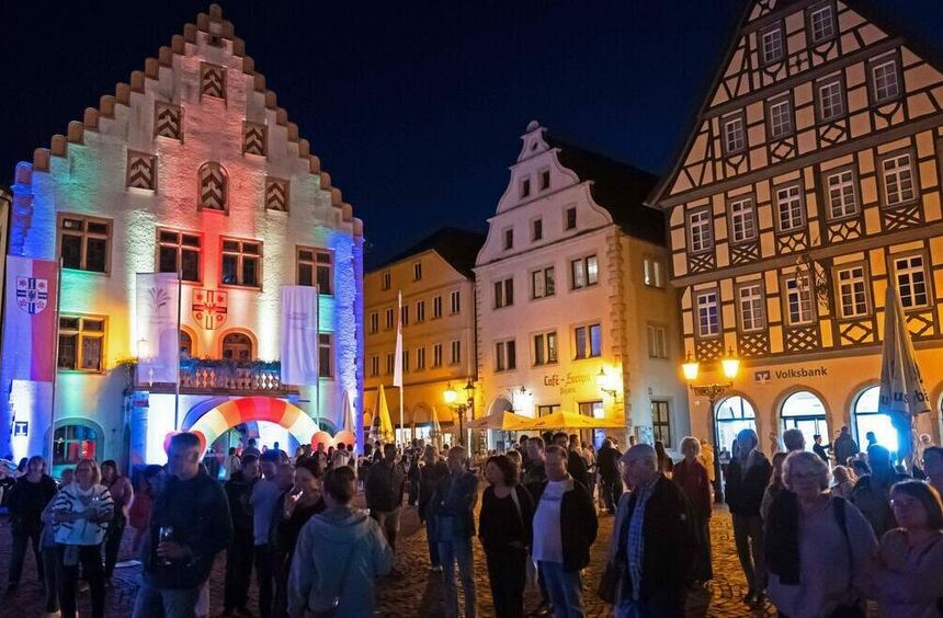 Bad Mergentheim: Lichtermeer und volle Geschäfte