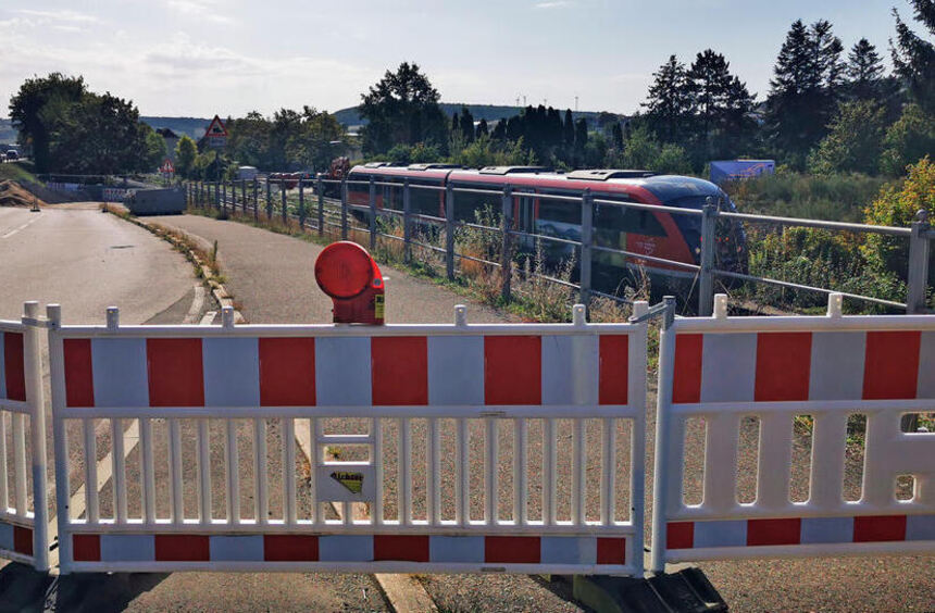 Markelsheim: Bahnübergang Richtung Igersheim bleibt länger zu