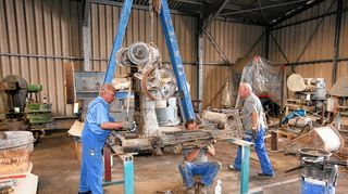 <p>Ein Teil der alten Montagehalle der Maschinenfabrik Eirich in Hardheim wurde zu einem Firmenmuseum umgestaltet. Dank der Mithilfe von Rentnern konnte die Instandsetzung der alten Maschinen mit eigenen Kräften erfolgen.</p>