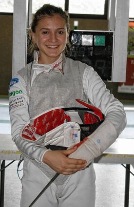 <p>Sie hat gut lachen: Die erst 13-jährige Leonie Ebert durfte als Belohnung für ihre guten Saisonleistungen mit der WM-Mannschaft trainieren.</p>