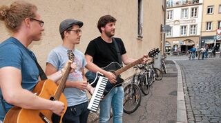 <p>Straßenmusiker aus Leidenschaft: die drei Jungs von "Three Men Televison".</p>