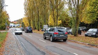 <p>Mit dem 80 Meter langen Teilstück zwischen Tauberbrücke und Parkplatz beginnt in der kommenden Woche die Sanierung der L 511 in Lauda.</p>
