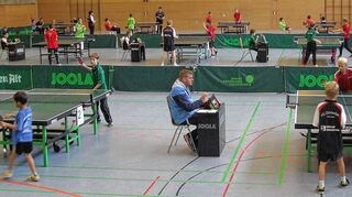 <p>Hochbetrieb herrschte an den vielen Platten in der Stadthalle in Lauda bei den Meisterschaften des Tischtennisbezirks Tauberbischofsheim.</p>