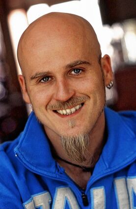 <p>Ralf Zacherl ist der jüngste Sternekoch Deutschlands. Das Weihnachtsfest feiert er mit seiner Familie in seinem Heimatort Sachsenhausen.</p>