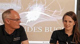 <p>Das Lehrer-Schüler-Duo Klaus Schenck und Natascha Haberkorn bei der Interpretation einer Abi-Pflichtlektüre für eine FT-Sendung.</p>