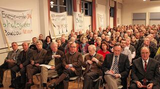 <p>Viele Interessierte kamen nach Neunkirchen.</p>