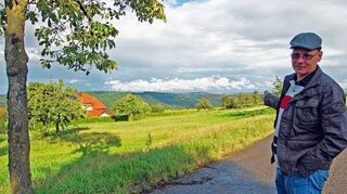 <p>Ruhe, Idylle und eine atemberaubende Aussicht bietet der Buchener Stadtteil Stürzenhardt. Ortsvorsteher Manfred Ballweg-Moe fühlt sich hier pudelwohl.</p>