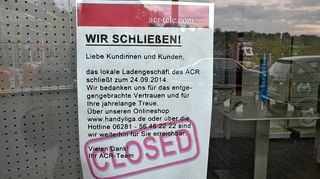 <p>Nicht nur das lokale Ladengeschäft in der Albert-Einstein-Straße, sondern - anders als es das Plakat des ACR-Teams verspricht - auch der Onlineshop handyliga.de ist geschlossen.</p>
