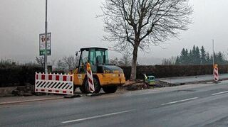 <p>Zügig voran gegen die Arbeiten für das Anlegen der Parkplätze am Friedhof Höpfingen.</p>