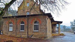 <p>Der Niederstettener Bahnhof ist an einen Bürger der Stadt verkauft worden. Was der damit vorhat, steht bislang allerdings noch nicht fest.</p>
