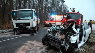 <p>Bei einem Verkehrsunfall am Donnerstag wurden auf der L 578 zwischen Großrinderfeld und Gerchsheim zwei Personen schwerst verletzt.</p>