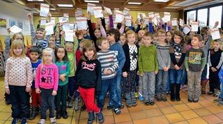 <p>89 Kinder der Freiherr-von-Zobel-Schule erhielten das Sportabzeichen überreicht.</p>