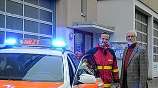 <p>Setzen auf die Vernunft der Bürger: Rettungsdienstleiter Kai Schlecht (links) und Präsident Werner Romen vom DRK-Kreisverband Mergentheim.</p>